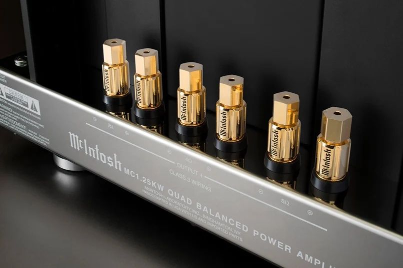 mc125kw-back-angle-close-up1-background