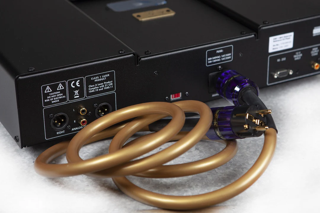 electrocompaniet_emc1mkvSE-cd-player_rear-2000x1500